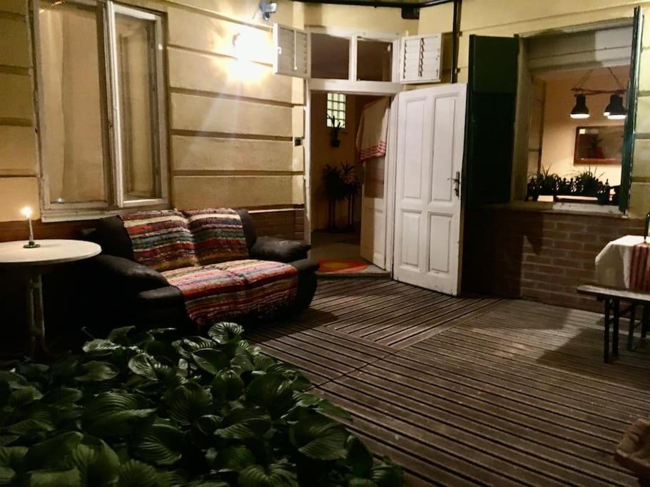 בודפשט Vintage Studio Apartment, Garden And Free Parking מראה חיצוני תמונה